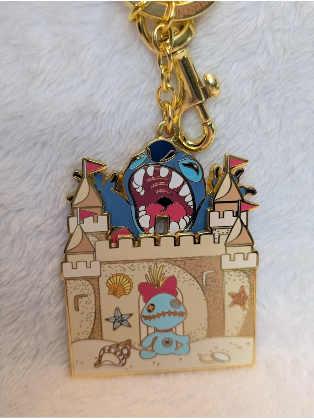 Loungefly Stitch Keychain sandcasle moving NWT - Picture 4 of 5